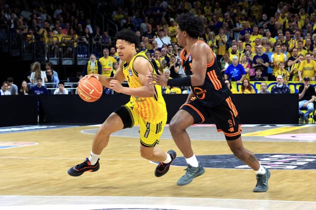 DEU, easyCredit BBL, ALBA vs. Rasta Vechta, 27.05.2026, Uber-Arena, Berlin, DEU, easyCredit BBL, ALBA vs. Rasta Vechta, im Bild Jack Kayil( ALBA Berlin 7), Malik Parsons (RASTA Vechta 3)