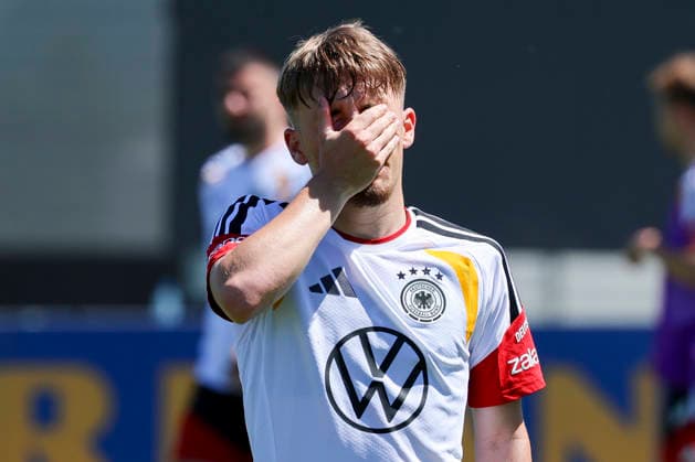Lennart Karl (Germany) schaut enttaeuscht, , Training der deutschen Fussball Nationalmannschaft, Home Ground am 28. May 2026 in Herzogenaurach, Deutschland. (Foto von Marco Steinbrenner DeFodi Images) Lennart Karl (Germany) looks dejected, , Training der deutschen Fussball Nationalmannschaft, Home Ground, May 28, 2026 in Herzogenaurach, Germany. (Photo by Marco Steinbrenner DeFodi Images) -