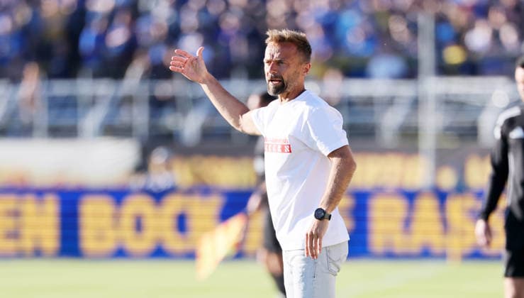 Leipzig, 28.05.2026, Bruno-Plache-Stadion, Fußball, Aufstiegspiele um den Aufstieg zut 3.Liga , Hinspiel , 1.FC Lokomotive Leipzig vs. Würzburger Kickers , Im Bild; Trainer Michael Schiele, Kickers Würzburg , Nur zur redaktionellen Nutzung. Only editorial use. NOFV DFB regulations prohibit any use of photographs as image sequences and or quasi-video. ,
