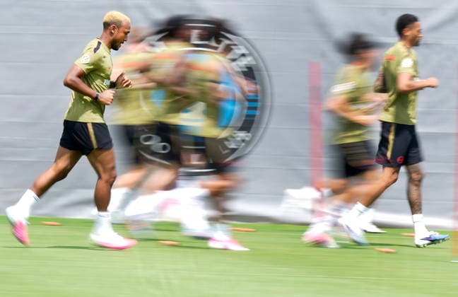 May 28, 2026, Charlotte, Nc, UNITED STATES: Canada defender Derek Cornelius, left, warms up during team Canada World Cup roster selection camp in Charlotte, NC on Thursday, May 28, 2026. Canada News - May 28, 2026 - ZUMAc35_ 20260528_zaf_c35_093 Copyright: xNathanxDenettex