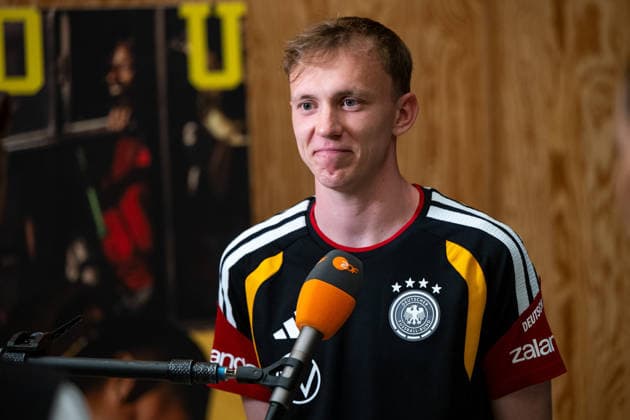 GER, Fußball Herren Nationalmannschaft Deutschland, Training, 28.05.2026, Adidas Homeground, Herzogenaurach, GER, Fußball Herren Nationalmannschaft Deutschland, Medienstunde, im Bild Maximilian Beier (Deutschland, 14) beim ZDF,