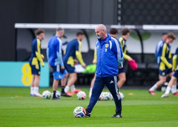 Scotland Men s Head Coach Steve Clarke Scotland Team Training, Football, Hampden Park, Glasgow, Scotland, UK - 29 May 2026Glasgow Hampden Park United Kingdom EDITORIAL USE ONLY No use with unauthorised audio, video, data, fixture lists, club league logos or live services. Online in-match use limited to 120 images, no video emulation. No use in betting, games or single club league player publications. Copyright: xStuartxWallace Shutterstockx 16902976ac