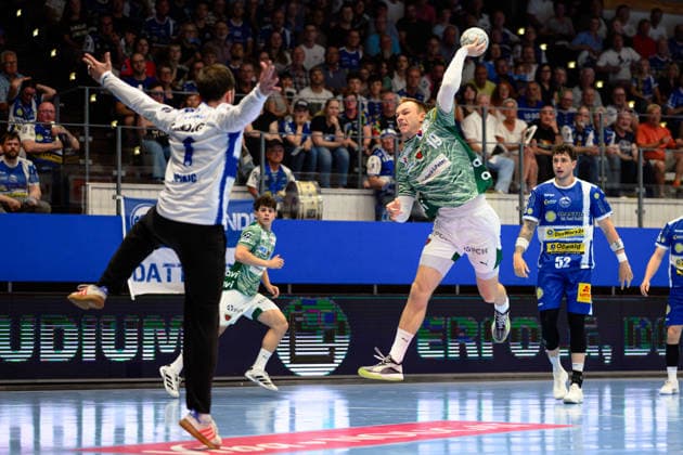 Matija Spikic (ThSV Eisenach, 01) gegem Mathias Gidsel (Fuechse Berlin, 19) im Sprung. GER, ThSV Eisenach gegen Fuechse Berlin, 1. Daikin Handballbundesliga, Handball, 30. Spieltag, Saison 2025 2026, 29.05.2026 GER, ThSV Eisenach gegen Fuechse Berlin, 1. Daikin Handballbundesliga, Handball, 30. Spieltag, Saison 2025 2026, 29.05.2026 Eisenach Copyright: xEibner-Pressefoto MartinxHerbstx EP_MHT