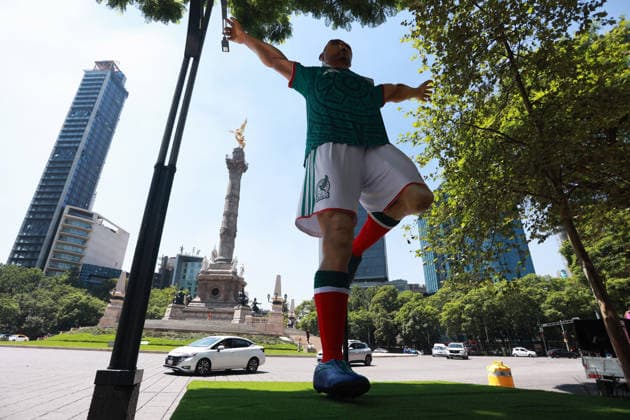 Mexico City continues its preparations to host 2026 FIFA World Cup, WM, Weltmeisterschaft, Fussball MEXICO CITY, MEXICO - MAY 29: A large-scale sculpture created by Mexican artists, representing a football player, is displayed on Paseo de la Reforma, in Mexico City, Mexico on May 29, 2026. Mexico City continues its preparation to host FIFA World Cup matches for the third time, having previously hosted the tournament in 1970 and 1986, as Mexico co-hosts the upcoming edition alongside the United States and Canada. Daniel Cardenas Anadolu Mexico City Mexico. Editorial use only. Please get in touch for any other usage. Copyright: x2026xAnadoluxDanielxCardenasx
