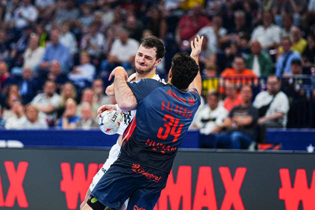 Veron Nacinovic (THW Kiel, 93), David Balaguer Romeu (Montpellier Handball, 34) GER, Montpellier Handball vs. THW Kiel, Handball, EHF European League, Halbfinale, Saison 2025 2026, 30.05.2026 GER, Montpellier Handball vs. THW Kiel, Handball, EHF European League, Halbfinale, Saison 2025 2026, 30.05.2026 Hamburg Copyright: xEibner-Pressefoto MarcelxvonxFehrnx EP_MFN