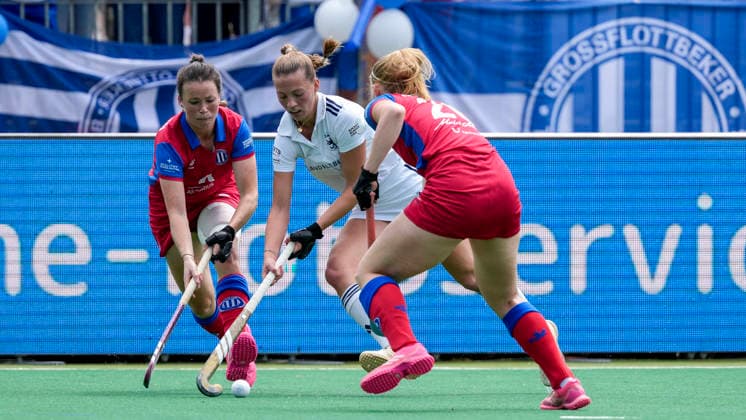 v.li.: Amelie Wortmann (GTHGC, 3), Sophia Schwabe (DHC, 18), Janne Raimund (GTHGC, 20), Zweikampf, Spielszene, Duell, duel, tackle, tackling, Dynamik, Action, Aktion, 30.05.2026, Bonn (Deutschland), Hockey, Deutsche Meisterschaft, Halbfinale, Damen, Großflottbeker THGC - Düsseldorfer HC