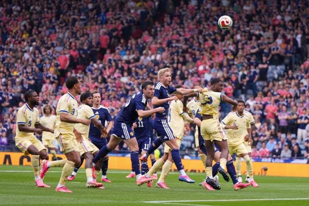 George Hirst of Scotland heads the ball high and wide of the Curacao goal. Scotland v Curacao, International Friendly, Länderspiel, Nationalmannschaft Football, Hampden Park, Glasgow, Scotland, UK - 30 May 2026Glasgow Hampden Park United Kingdom EDITORIAL USE ONLY No use with unauthorised audio, video, data, fixture lists, club league logos or live services. Online in-match use limited to 120 images, no video emulation. No use in betting, games or single club league player publications. Copyright: xStuartxWallace Shutterstockx 16898283d