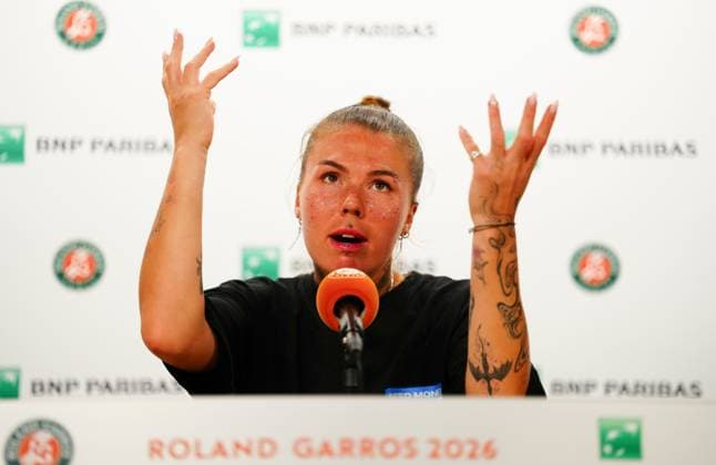 An emotional Oleksandra Oliynykova during her post match press conference, PK, Pressekonferenz French Open Tennis, Day Seven, Tennis, Roland Garros, Paris, France - 30 May 2026Paris Roland Garros France EDITORIAL USE ONLY No use with unauthorised audio, video, data, fixture lists, club league logos or live services. Online in-match use limited to 120 images, no video emulation. No use in betting, games or single club league player publications. Copyright: xJavierxGarcia Shutterstockx 16898316ah