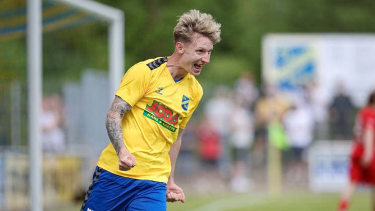 Torschütze Marco Drawz (SV Todesfelde, 17) mit Torjubel, Jubel, jubeln, jubelt, optimistisch, Spielszene, Highlight, Freude über das Tor zum 2:0, 30.05.2026, Todesfelde (Deutschland), Fussball, Aufstiegsrunde Regionalliga Nord, SV Todesfelde - Blumenthaler SV