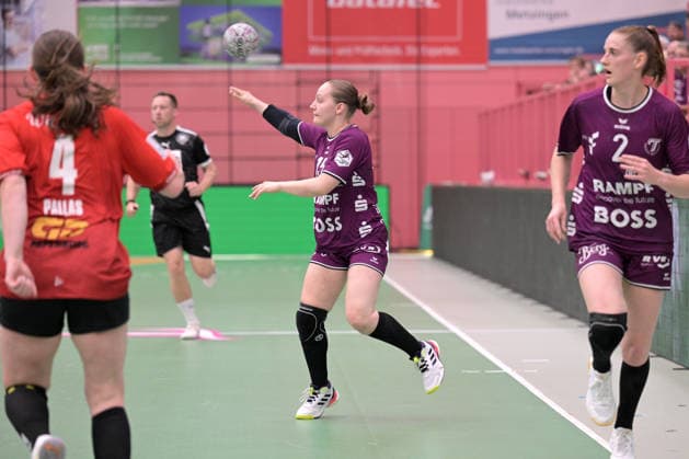 Katharina Goldammer (TusSies Metzingen, 15) am mit Ball TusSies Metzingen vs. SV Union Halle-Neustadt , Handball, Alsco HBF, 7. Play-Off Ligaspieltag, Saison 2025 2026, 30.05.2026 TusSies Metzingen vs. SV Union Halle-Neustadt , Handball, Alsco HBF, 7. Play-Off Ligaspieltag, Saison 2025 2026, 30.05.2026 Tuebingen Copyright: xEibner-Pressefoto TobiasxBaurx EP_TBR