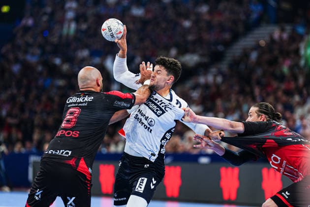 Adrian Sipos (MT Melsungen, 08), Marco Grgic (SG Flensburg-Handewitt, 17), Olle Forsell Schefvert (MT Melsungen, 25) GER, MT Melsungen vs. SG Flensburg-Handewitt, Handball, EHF European League, Halbfinale, Saison 2025 2026, 30.05.2026 GER, MT Melsungen vs. SG Flensburg-Handewitt, Handball, EHF European League, Halbfinale, Saison 2025 2026, 30.05.2026 Hamburg Copyright: xEibner-Pressefoto MarcelxvonxFehrnx EP_MFN