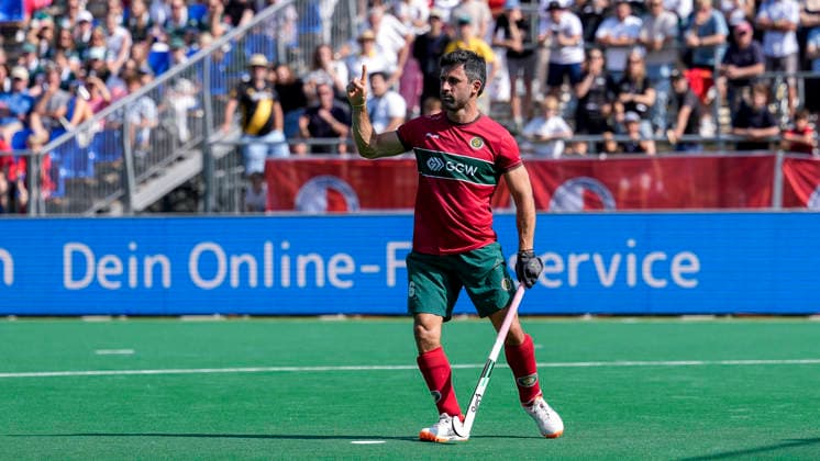 Torschütze Kane Elliot Mark Russell (Polo, 6), jubelt über das Tor zum 1:0, Jubel, jubeln, Torjubel, Torerfolg, celebrate the goal, goal, celebration, jubelt ueber das Tor, Freuen, Freude, freut sich, optimistisch, positiv, Spielszene, Highlight, Freisteller, Ganzkörper, Einzelbild, Einzelfoto, Aktion, Action, 30.05.2026, Bonn (Deutschland), Hockey, Deutsche Meisterschaft, Halbfinale, Herren, Hamburger Polo Club - Harvestehuder THC