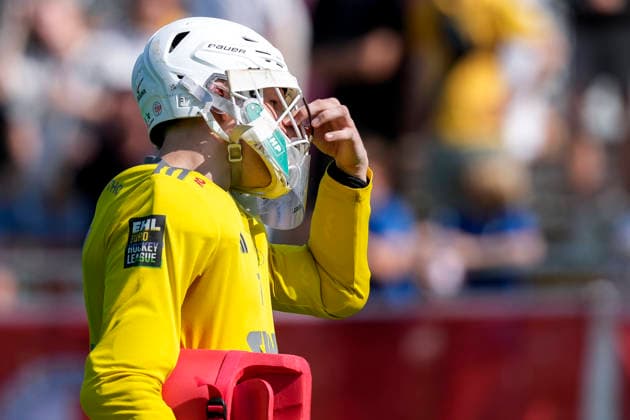 Jasper Ditzer (Torwart, HTHC, 77), Spieler vom Harvestehuder THC, enttäuscht schauend, Enttäuschung, Frustration, disappointed, pessimistisch, nach dem Gegentor zum 1:0, Action, Aktion, Spielszene, 30.05.2026, Bonn (Deutschland), Hockey, Deutsche Meisterschaft, Halbfinale, Herren, Hamburger Polo Club - Harvestehuder THC