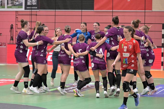 die TusSies Jubel am letzten Spiel noch mal nach dem 36:28 gegen den SV Union Halle-Neustadt TusSies Metzingen vs. SV Union Halle-Neustadt , Handball, Alsco HBF, 7. Play-Off Ligaspieltag, Saison 2025 2026, 30.05.2026 TusSies Metzingen vs. SV Union Halle-Neustadt , Handball, Alsco HBF, 7. Play-Off Ligaspieltag, Saison 2025 2026, 30.05.2026 Tuebingen Copyright: xEibner-Pressefoto TobiasxBaurx EP_TBR