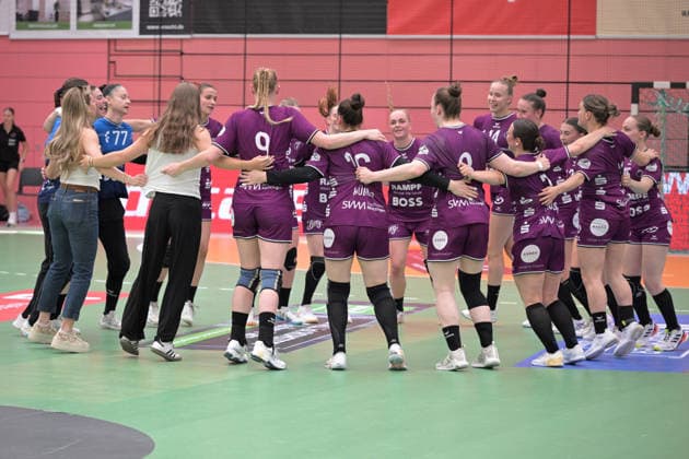 Kreis der TusSies nach dem Spiel TusSies Metzingen vs. SV Union Halle-Neustadt , Handball, Alsco HBF, 7. Play-Off Ligaspieltag, Saison 2025 2026, 30.05.2026 TusSies Metzingen vs. SV Union Halle-Neustadt , Handball, Alsco HBF, 7. Play-Off Ligaspieltag, Saison 2025 2026, 30.05.2026 Tuebingen Copyright: xEibner-Pressefoto TobiasxBaurx EP_TBR