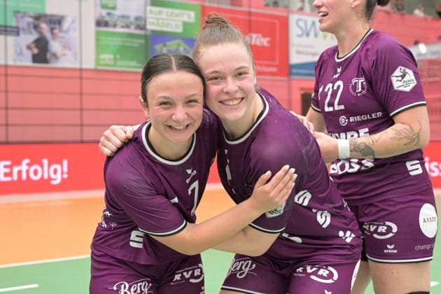 Sabrina Troester (TusSies Metzingen, 07) und Ida Petzold (TusSies Metzingen, 08) nach dem Spiel TusSies Metzingen vs. SV Union Halle-Neustadt , Handball, Alsco HBF, 7. Play-Off Ligaspieltag, Saison 2025 2026, 30.05.2026 TusSies Metzingen vs. SV Union Halle-Neustadt , Handball, Alsco HBF, 7. Play-Off Ligaspieltag, Saison 2025 2026, 30.05.2026 Tuebingen Copyright: xEibner-Pressefoto TobiasxBaurx EP_TBR