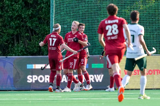 v.li.: Christopher Rühr (KTHC, 17), Torschütze Tom Grambusch (KTHC, 15), Paul Babic (KTHC, 11), Caius Warweg (KTHC, 28), Spieler von Rot-Weiss Köln (KTHC), jubeln über das Tor zum 1:0, Jubel, Torjubel, Torerfolg, celebrate the goal, goal, celebration, jubelt ueber das Tor, Freuen, Freude, freut sich, optimistisch, positiv, Spielszene, Highlight, Action, Aktion, 30.05.2026, Bonn (Deutschland), Hockey, Deutsche Meisterschaft, Halbfinale, Herren, Rot-Weiss Köln - Uhlenhorst Mülheim
