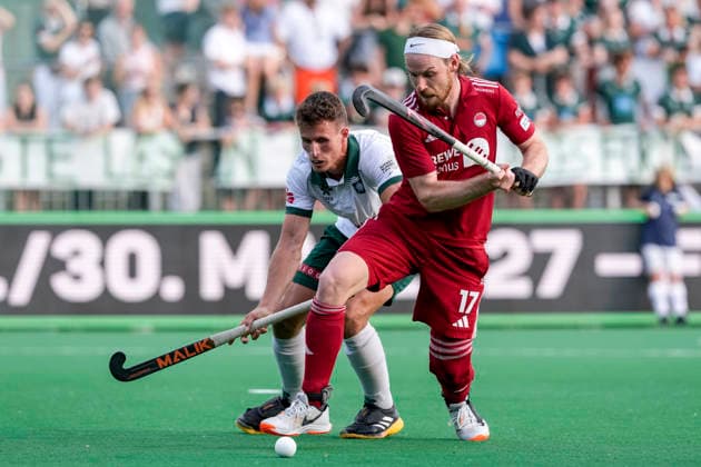v.li.: Dennis Holthaus (Mülheim, 5), Christopher Rühr (KTHC, 17), Zweikampf, Spielszene, Duell, duel, tackle, tackling, Dynamik, Action, Aktion, 30.05.2026, Bonn (Deutschland), Hockey, Deutsche Meisterschaft, Halbfinale, Herren, Rot-Weiss Köln - Uhlenhorst Mülheim