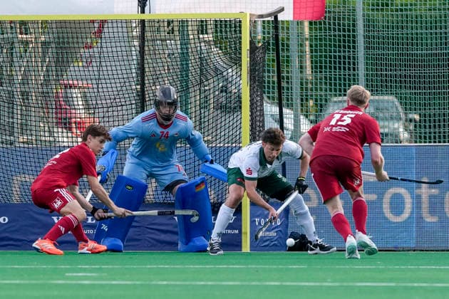 v.li.: Moritz Cazin (KTHC, 12), Jean Danneberg (Torwart, KTHC, 74), Timm Herzbruch (Mülheim, 14), Tom Grambusch (KTHC, 15), Zweikampf, Spielszene, Duell, duel, tackle, tackling, Dynamik, Action, Aktion, 30.05.2026, Bonn (Deutschland), Hockey, Deutsche Meisterschaft, Halbfinale, Herren, Rot-Weiss Köln - Uhlenhorst Mülheim