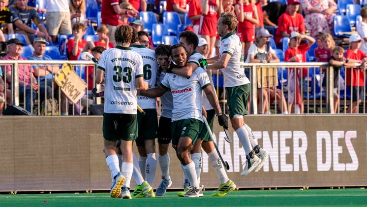 Spieler vom HTC Uhlenhorst Mülheim, jubeln über das Tor zum 1:2, Jubel, Torjubel, Torerfolg, celebrate the goal, goal, celebration, jubelt ueber das Tor, Freuen, Freude, freut sich, optimistisch, positiv, Spielszene, Highlight, Action, Aktion, 30.05.2026, Bonn (Deutschland), Hockey, Deutsche Meisterschaft, Halbfinale, Herren, Rot-Weiss Köln - Uhlenhorst Mülheim