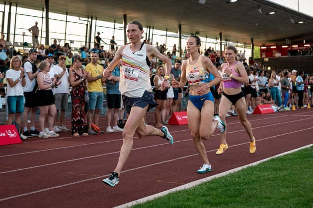 Klein Hanna (62, LAV Stadtwerke Tuebingen, 5000m Frauen), Burkard Elena (851, LG farbtex Nordschwarzwald, 5000m Frauen), GER, Leichtathletik, Athletics, Lange Laufnacht, Karlsruhe, 30.05.2026, GER, Leichtathletik, Athletics, Lange Laufnacht, Karlsruhe, 30.05.2026 Karlsruhe Copyright: xStefanxMayerx EP_SMR