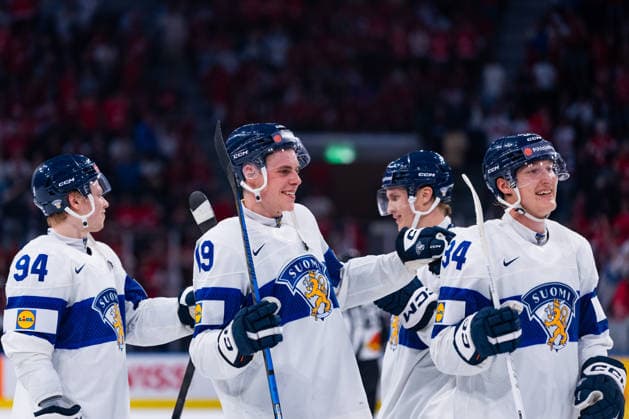 ZURICH, SWITZERLAND - MAY 30: Konsta Helenius (Finland, 94), Waltteri Maralae (Finland, 19) and Aatu Raety (Finland, 34) during the Half Finals - Match 62 between Canada and Finland at the IIHF Ice hockey, Eishockey World Championship, WM, Weltmeisterschaft 2026, Swiss Life Arena on May 30, 2026 in Zurich, Switzerland. Zurich Switzerland Copyright: xTimoxSteinx