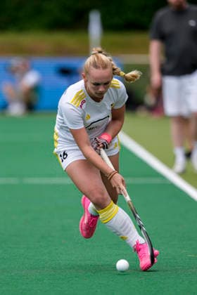 Madita Niebuhr (HTHC, 16), am Ball, Freisteller, Ganzkörper, Einzelbild, Einzelfoto, Aktion, Action, 30.05.2026, Bonn (Deutschland), Hockey, Deutsche Meisterschaft, Halbfinale, Damen, Mannheimer HC - Harvestehuder THC