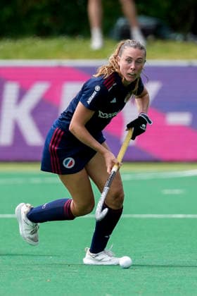 Agustina Habif (MHC, 5), am Ball, Freisteller, Ganzkörper, Einzelbild, Einzelfoto, Aktion, Action, 30.05.2026, Bonn (Deutschland), Hockey, Deutsche Meisterschaft, Halbfinale, Damen, Mannheimer HC - Harvestehuder THC