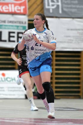 Eva Manthei (TuS Lintfort, 27) am mit Ball TG Nuertingen vs. TuS Lintfort , Handball, 2.Alsco HBF, 30.Ligaspieltag, Saison 2025 2026, 30.05.2026 TG Nuertingen vs. TuS Lintfort , Handball, 2.Alsco HBF, 30.Ligaspieltag, Saison 2025 2026, 30.05.2026 Nuertingen Copyright: xEibner-Pressefoto TobiasxBaurx EP_TBR