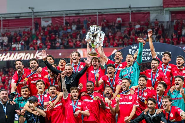 CONCACAF CHAMPIONS CUP 2026 CONCACAF CHAMPIONS CUP 2026 TOLUCA VS TIGRES UANL 30052026 TOLUCA, ESTADO DE MEXICO. Action photo of players of Diablos Rojos del Toluca, celebrating with the champions torphy during title game of the CONCACAF Champions Cup 2026 against Tigres UANL, at the Estadio Nemesio Diez of Toluca, Estado de Mexico, Mexico. Foto de accion de jugadores de Diablos Rojos del Toluca, celebrando con el trofeo de campeones durante juego por el titulo de la CONCACAF Champions Cup 2026, en contra de Tigres UANL, celebrado en el Estadio Nemesio Diez de Toluca, Estado de Mexico, Mexico. Photo by IMAGENSHOP AGENCIA FOTOGRAFICA TOLUCA ESTADO DE MEXICO MEXICO Copyright: xIMAGENSHOPxAGENCIAxFOTOGRAFICAx
