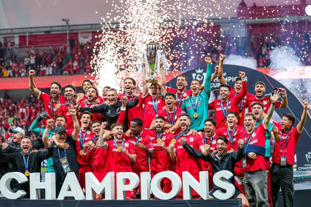 CONCACAF CHAMPIONS CUP 2026 CONCACAF CHAMPIONS CUP 2026 TOLUCA VS TIGRES UANL 30052026 TOLUCA, ESTADO DE MEXICO. Action photo of players of Diablos Rojos del Toluca, celebrating with the champions torphy during title game of the CONCACAF Champions Cup 2026 against Tigres UANL, at the Estadio Nemesio Diez of Toluca, Estado de Mexico, Mexico. Foto de accion de jugadores de Diablos Rojos del Toluca, celebrando con el trofeo de campeones durante juego por el titulo de la CONCACAF Champions Cup 2026, en contra de Tigres UANL, celebrado en el Estadio Nemesio Diez de Toluca, Estado de Mexico, Mexico. Photo by IMAGENSHOP AGENCIA FOTOGRAFICA TOLUCA ESTADO DE MEXICO MEXICO Copyright: xIMAGENSHOPxAGENCIAxFOTOGRAFICAx