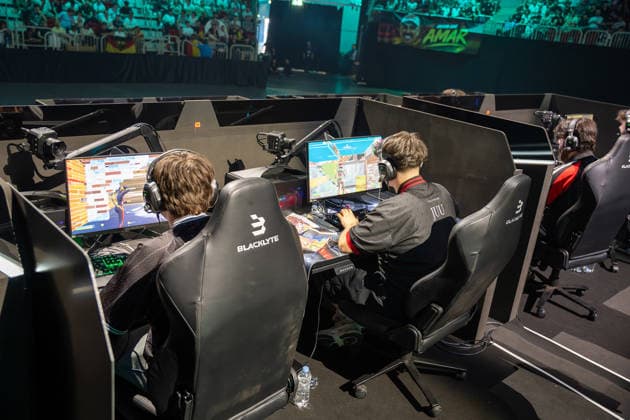 30.05.2026, xkkux, E-Sports, FORTNITE MAJOR 1 SUMMIT, Saison 2025 2026, PSD Bank Dome Düsseldorf: Das erste LAN-Turnier der FNCS-Saison. 50 Duos treten gegeneinander an, um den Preispool sowie die Qualifikation für die Global Championship 2026 zu gewinnen Die Duos verteilen sich wie folgt: 20 EU, 13 NAC, 3 NAW, 5 Brasilien, 3 Asien, 3 Ozeanien und 3 Naher Osten. Die fünf bestplatzierten Teams qualifizieren sich automatisch für die Global Championship 2026. Nordrhein-Westfahlen Deutschland