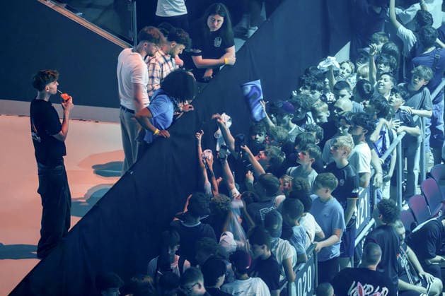 30.05.2026, xkkux, E-Sports, FORTNITE MAJOR 1 SUMMIT, Saison 2025 2026, PSD Bank Dome Düsseldorf: Das erste LAN-Turnier der FNCS-Saison. 50 Duos treten gegeneinander an, um den Preispool sowie die Qualifikation für die Global Championship 2026 zu gewinnen Die Duos verteilen sich wie folgt: 20 EU, 13 NAC, 3 NAW, 5 Brasilien, 3 Asien, 3 Ozeanien und 3 Naher Osten. Die fünf bestplatzierten Teams qualifizieren sich automatisch für die Global Championship 2026. Fans zuschauer Nordrhein-Westfahlen Deutschland