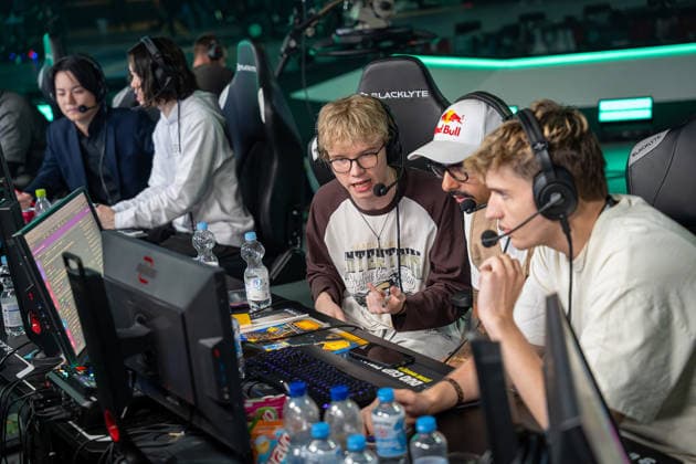 30.05.2026, xkkux, E-Sports, FORTNITE MAJOR 1 SUMMIT, Saison 2025 2026, PSD Bank Dome Düsseldorf: Das erste LAN-Turnier der FNCS-Saison. 50 Duos treten gegeneinander an, um den Preispool sowie die Qualifikation für die Global Championship 2026 zu gewinnen Die Duos verteilen sich wie folgt: 20 EU, 13 NAC, 3 NAW, 5 Brasilien, 3 Asien, 3 Ozeanien und 3 Naher Osten. Die fünf bestplatzierten Teams qualifizieren sich automatisch für die Global Championship 2026. Nordrhein-Westfahlen Deutschland