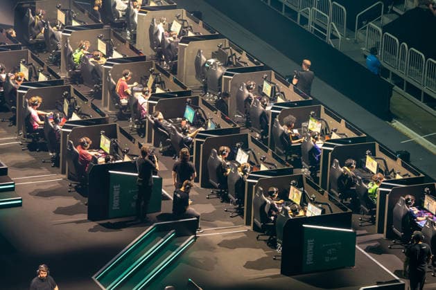 30.05.2026, xkkux, E-Sports, FORTNITE MAJOR 1 SUMMIT, Saison 2025 2026, PSD Bank Dome Düsseldorf: Das erste LAN-Turnier der FNCS-Saison. 50 Duos treten gegeneinander an, um den Preispool sowie die Qualifikation für die Global Championship 2026 zu gewinnen Die Duos verteilen sich wie folgt: 20 EU, 13 NAC, 3 NAW, 5 Brasilien, 3 Asien, 3 Ozeanien und 3 Naher Osten. Die fünf bestplatzierten Teams qualifizieren sich automatisch für die Global Championship 2026. Nordrhein-Westfahlen Deutschland