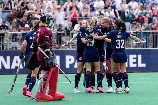 Spielerinnen vom Mannheimer HC (MHC), jubeln über das Tor zum 1:1, Jubel, Torjubel, Torerfolg, celebrate the goal, goal, celebration, jubelt ueber das Tor, Freuen, Freude, freut sich, optimistisch, positiv, Spielszene, Highlight, Action, Aktion, 31.05.2026, Bonn (Deutschland), Hockey, Deutsche Meisterschaft, Finale, Damen, Mannheimer HC - Düsseldorfer HC