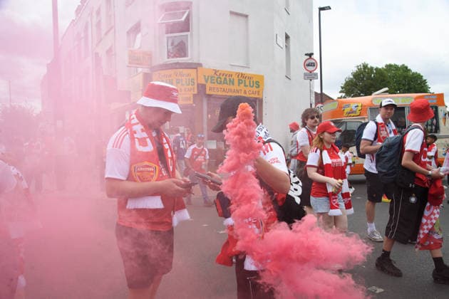Arsenal Victory Parade Buildup at Islington, London, UK - Sunday 31 May 2026 A general view of Arsenal supporters ahead of Arsenal s Victory Parade for winning the Premier League in Islington, London, England, UK on Sunday 31 May, 2026., Credit:Justin Ng Avalon UK, England, London, Islington Copyright: xJustinxNgx xAvalonx 0857976689st