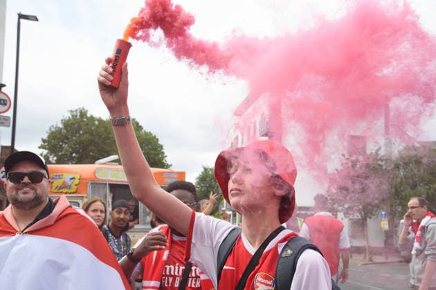 Arsenal Victory Parade Buildup at Islington, London, UK - Sunday 31 May 2026 A general view of Arsenal supporters ahead of Arsenal s Victory Parade for winning the Premier League in Islington, London, England, UK on Sunday 31 May, 2026., Credit:Justin Ng Avalon UK, England, London, Islington Copyright: xJustinxNgx xAvalonx 0857976693st