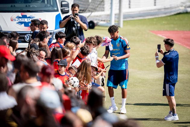 May 31, 2026, Las Rozas, Madrid, Spain: Lamine Yamal of Spain during the training session of the Spain National Football Team at the pre FIFA World Cup, WM, Weltmeisterschaft, Fussball training camp at the Football City (Ciudad del Futbol) on May 31, 2026, in Las Rozas, Spain. Las Rozas Spain - ZUMAa181 20260531_zaa_a181_086 Copyright: xAngelxPerezxMecax