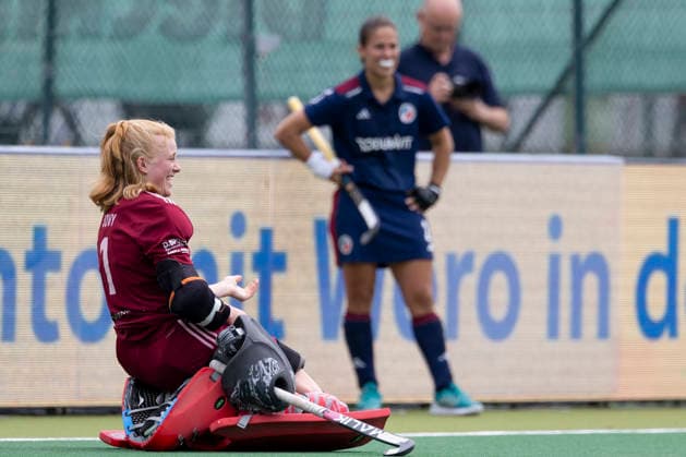 Torwart Femke JOVY (DHC 1, li.) jubelt nach dem gehaltenen entscheidenden Penalty, Freude, Jubel, Lachen, im Hintergrund Lucina VON DER HEYDE (MHC 2, mi.li.). Hockey 1. Feldhockey Bundesliga Final4 2026, Damen, Finale, Mannheimer HC (MHC) - Duesseldorfer HC (Düsseldorf) (DHC), Endstand 3:4 n.P. (1:1), Deutsche Feldhockey-Meisterschaften, am 31.05.2026 in der BTHV Sportanlage in Bonn Deutschland. Â