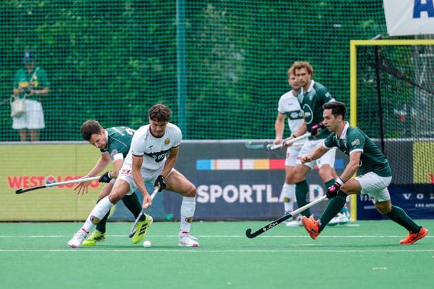 v.li.: Jan Schiffer (Mülheim, 27, Kapitän), Simon Quinders Lopez (Polo, 23), Lukas Windfeder (Mülheim, 6), Zweikampf, Spielszene, Duell, duel, tackle, tackling, Dynamik, Action, Aktion, 31.05.2026, Bonn (Deutschland), Hockey, Deutsche Meisterschaft, Finale, Herren, Hamburger Polo Club - HTC Uhlenhorst Mülheim