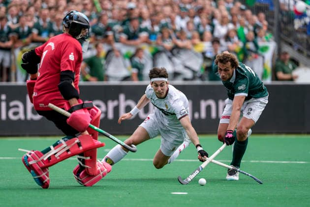 v.li.: David Harte (Torwart, Mülheim, 1), Paul Smith (Polo, 7), Moritz Ludwig (Mülheim, 25), Zweikampf, Spielszene, Duell, duel, tackle, tackling, Dynamik, Action, Aktion, 31.05.2026, Bonn (Deutschland), Hockey, Deutsche Meisterschaft, Finale, Herren, Hamburger Polo Club - HTC Uhlenhorst Mülheim
