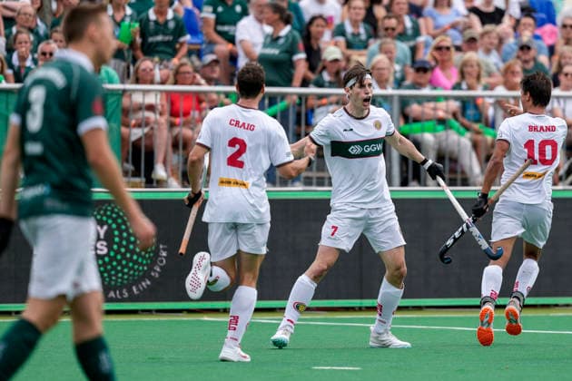 v.li.: Tom Craig (Polo, 2), Torschütze Paul Smith (Polo, 7), Timothy Brand (Tim Brand, Polo, 10), Spieler vom Hamburger Polo Club, jubeln über das Tor zum 2:0, Jubel, Torjubel, Torerfolg, celebrate the goal, goal, celebration, jubelt ueber das Tor, Freuen, Freude, freut sich, optimistisch, positiv, Spielszene, Highlight, Action, Aktion, 31.05.2026, Bonn (Deutschland), Hockey, Deutsche Meisterschaft, Finale, Herren, Hamburger Polo Club - HTC Uhlenhorst Mülheim
