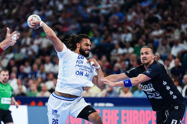 Wurf Tor Bryan Hugo Monte dos Santos (Montpellier Handball, 26), Kent Robin Tonnesssen (SG Flensburg-Handewitt, 23) GER, Montpellier Handball vs. SG Flensburg-Handewitt, Handball, EHF European League, Spiel um Platz 3, Saison 2025 2026, 31.05.2026 GER, Montpellier Handball vs. SG Flensburg-Handewitt, Handball, EHF European League, Spiel um Platz 3, Saison 2025 2026, 31.05.2026 Hamburg Copyright: xEibner-Pressefoto MarcelxvonxFehrnx EP_MFN