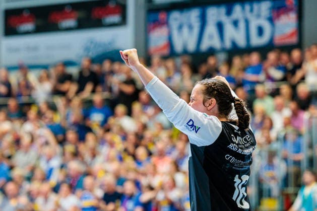 Melanie Veith (HSG Blomberg-Lippe, 16) jubelt nach Spielende ueber das 28:27 Unentschieden GER, HSG Blomberg-Lippe vs. Borussia Dortmund, Handball, 1. Bundesliga Frauen, Play-Offs, Finale, Spiel 3, 31.05.2026 GER, HSG Blomberg-Lippe vs. Borussia Dortmund, Handball, 1. Bundesliga Frauen, Play-Offs, Finale, Spiel 3, 31.05.2026 Blomberg Copyright: xEibner-Pressefoto JanxRollingerx EP_JSK