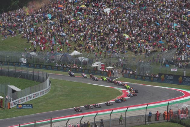 31.05.2026, Autodromo Internazionale del Mugello, Mugello, MotoGP Grosser Preis von Italien 2026 ,im Bild Rennstart:, Francesco Bagnaia (ITA), Ducati Lenovo Team, Brad Binder (ZAF), Red Bull KTM Factory Racing, Marco Bezzecchi (ITA), Aprilia Racing, Jorge Martin (ESP), Marc Marquez (ESP), Fabio di Giannantonio (ITA), Pertamina Enduro VR46 Racing Team (Photo by Hasan Bratic DeFodi Images) -