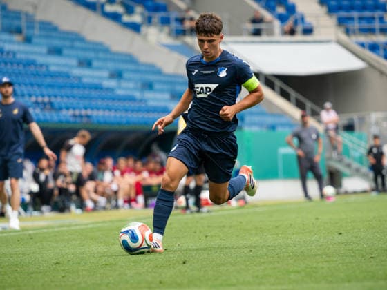 Matthew Moore (TSG Hoffenheim U19, 08) am Ball GER, TSG Hoffenheim vs 1. FC Koeln, Fussball, Finale Deutsche Meisterschaft A-Junioren (U19), Spielzeit 2025 2026, 31.05.2026 GER, TSG Hoffenheim vs 1. FC Koeln, Fussball, Finale Deutsche Meisterschaft A-Junioren (U19), Spielzeit 2025 2026, 31.05.2026 Sinsheim Copyright: xEibner-Pressefoto CarstenxSchwerx EP_CSG