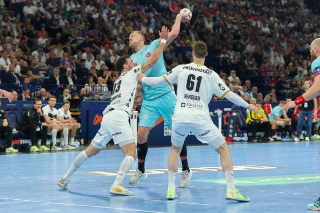 31.05.2026, xgox, Handball - EHF European League Finale THW Kiel - MT Melsungen v.l. Veron Nacinovic (Kiel, 93), Dainis Kristopans (Melsungen, 10), Hendrik Pekeler (Kiel, 61) Jubel, Torjubel, jubelt ueber das Tor, celebrate the goal, celebration Hamburg