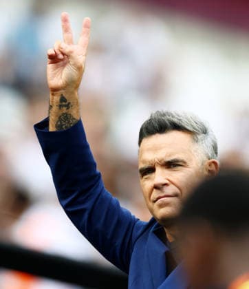 England Manager Robbie Williams England XI v World XI, Soccer Aid for Unicef 2026, Football, London Stadium, London, UK - 31 May 2026London London Stadium United Kingdom EDITORIAL USE ONLY No use with unauthorised audio, video, data, fixture lists, club league logos or live services. Online in-match use limited to 120 images, no video emulation. No use in betting, games or single club league player publications. Copyright: xJamesxMarsh Shutterstockx 16898311n