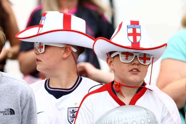 England fans. England XI v World XI, Soccer Aid for Unicef 2026, Football, London Stadium, London, UK - 31 May 2026London London Stadium United Kingdom EDITORIAL USE ONLY No use with unauthorised audio, video, data, fixture lists, club league logos or live services. Online in-match use limited to 120 images, no video emulation. No use in betting, games or single club league player publications. Copyright: xJamesxMarsh Shutterstockx 16898311s